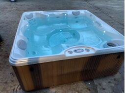 Hot Spring Propel - 5 Person Hot Tub (Pre-Owned)