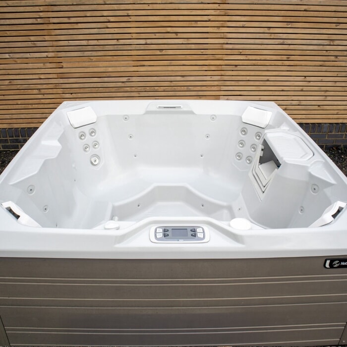 Pre-Owned Hot Spring Beam 4 Person Hot Tub | Happy Hot Tubs