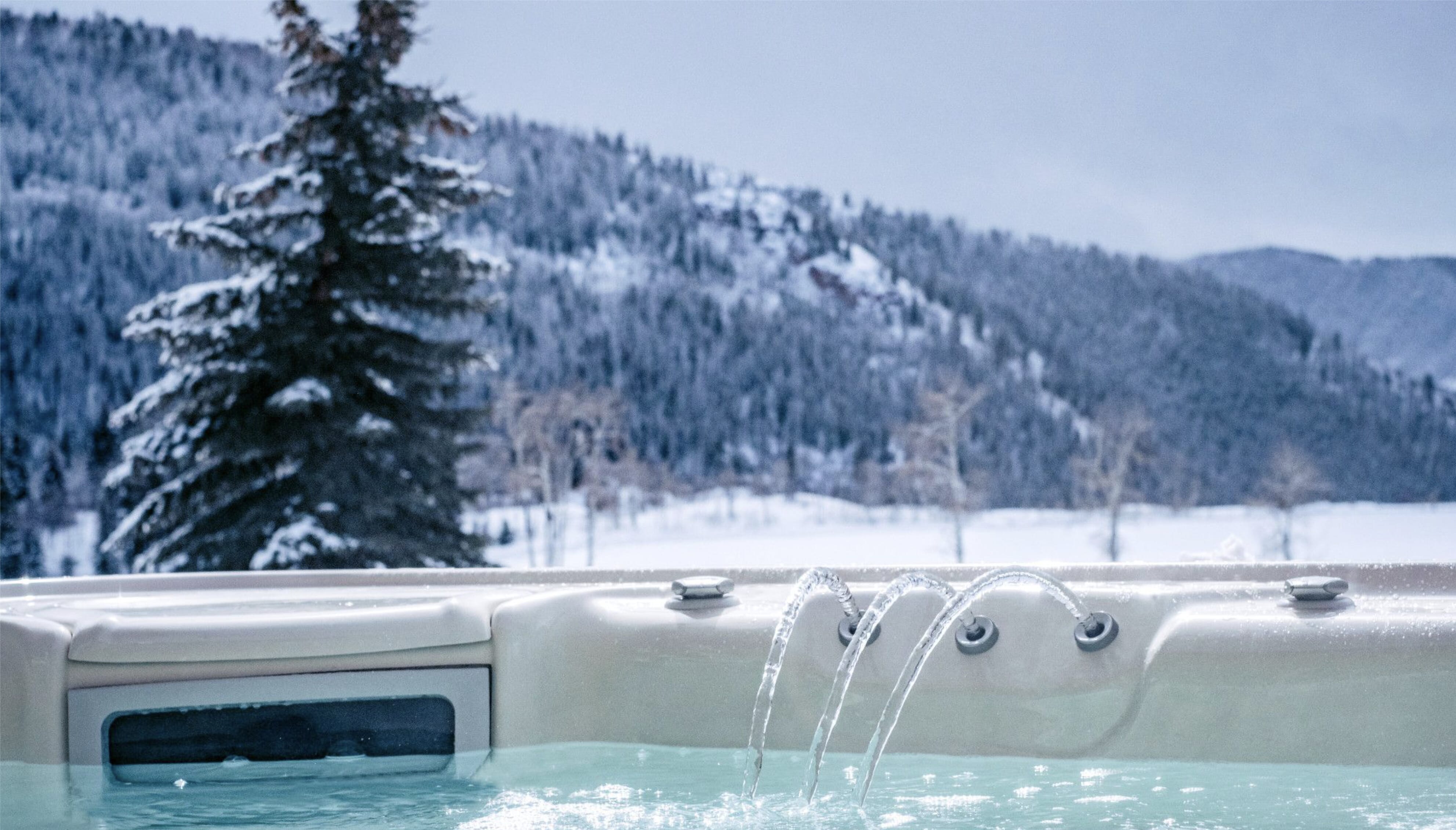 10 ways to reduce hot tub running costs