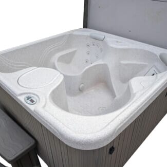 Pre Owned Hot Spring HotSpot SX 2015