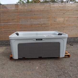 Ex Display Hot Spring Freeflow Mini
