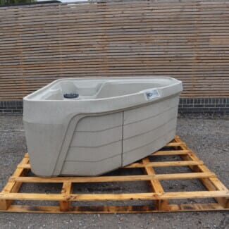 Pre OWned Freeflow Tristar 2 Person Hot Tub